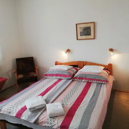 Szekely Szallas * Gyula